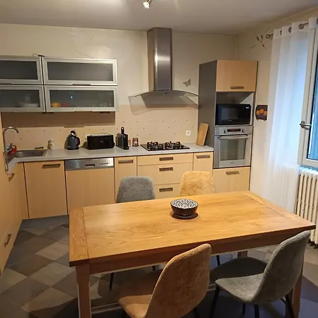 Grand 80 M2 Centre Avec Balcon Parthenay